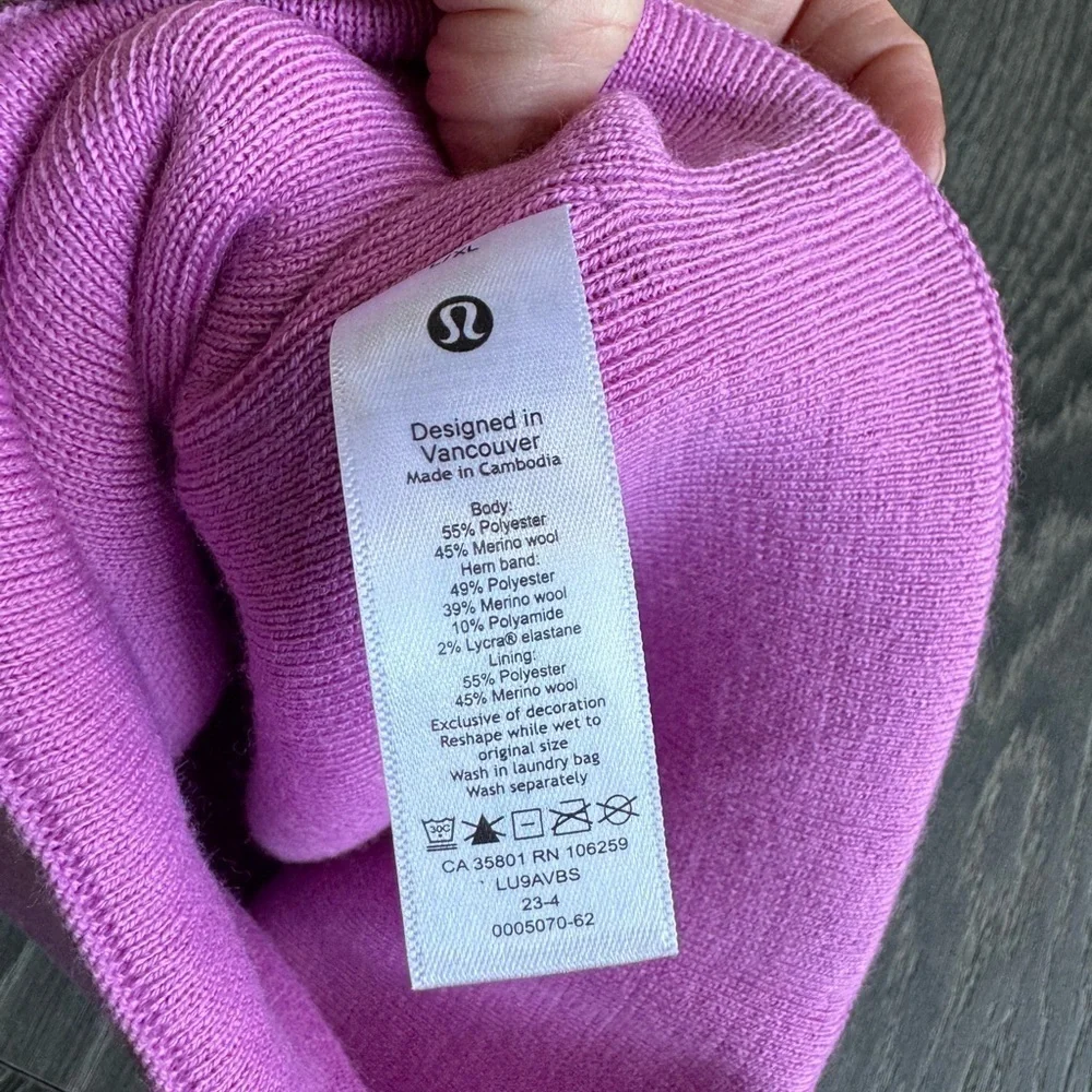 Lululemon Warm Revelation Beanie in Dahlia Mauve/Meadowsweet Pink Size Large